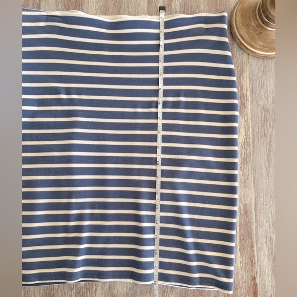 🌿🦋 Ann Taylor Loft Stripped Skirt - Picture 4 of 8